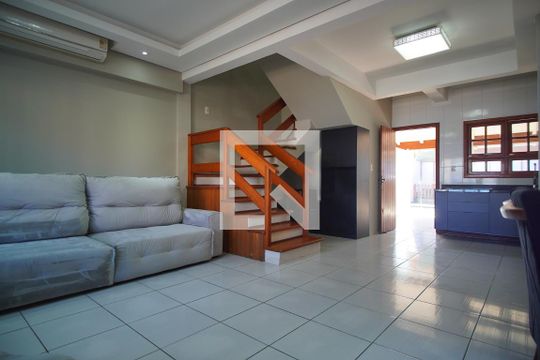 Casa à venda com 3 quartos, 218m² em Sarandi, Porto Alegre