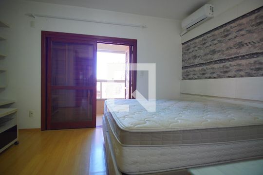 Quarto 1 - Suíte de casa à venda com 3 quartos, 218m² em Sarandi, Porto Alegre