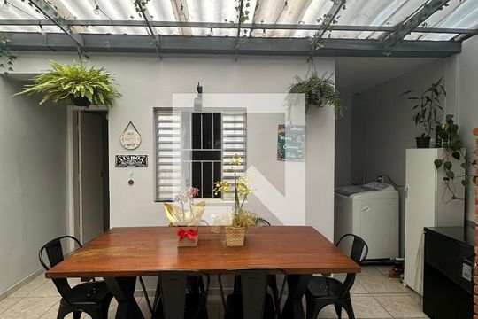 Área externa de casa à venda com 3 quartos, 130m² em Vila Sonia, São Paulo