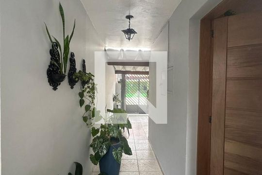 Corredor de casa à venda com 3 quartos, 130m² em Vila Sonia, São Paulo