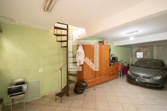 Garagem de casa à venda com 3 quartos, 112m² em Parque Vitoria, São Paulo