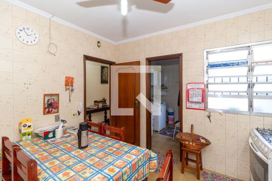 Cozinha de casa para alugar com 3 quartos, 400m² em Penha de França, São Paulo