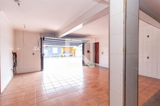 Garagem de casa à venda com 3 quartos, 400m² em Penha de França, São Paulo