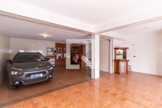 Garagem de casa à venda com 3 quartos, 400m² em Penha de França, São Paulo