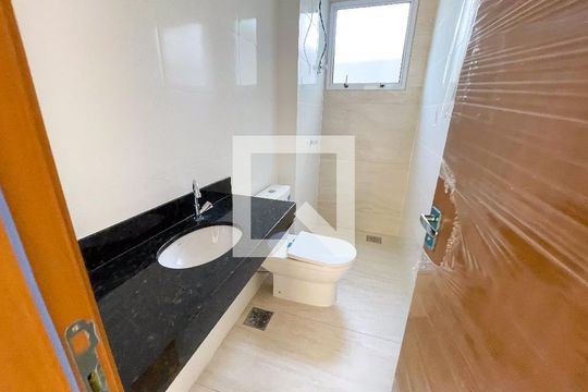 Banheiro Social de apartamento à venda com 3 quartos, 140m² em Jardim Industrial, Contagem