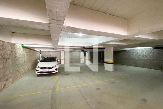 Garagem de apartamento à venda com 3 quartos, 140m² em Jardim Industrial, Contagem
