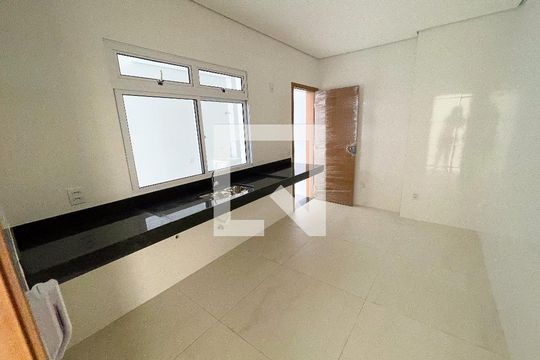 Cozinha de apartamento à venda com 3 quartos, 140m² em Jardim Industrial, Contagem