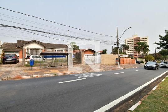 Fachada de casa para alugar com 6 quartos, 500m² em Centro, Campinas