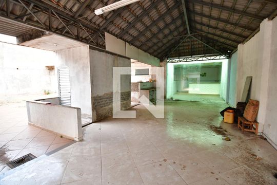 Varanda de casa para alugar com 6 quartos, 500m² em Centro, Campinas