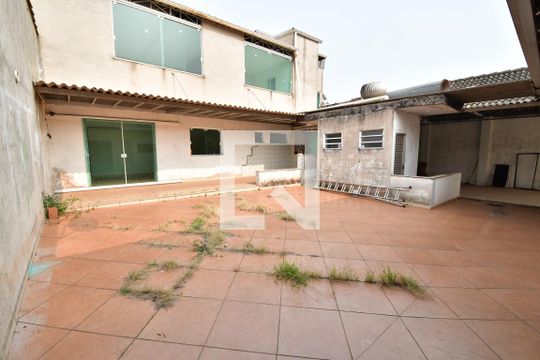 Quintal de casa para alugar com 6 quartos, 500m² em Centro, Campinas