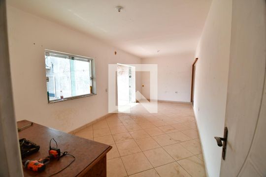 Edícula - Sala de casa para alugar com 6 quartos, 500m² em Centro, Campinas