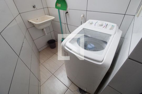 Área de Serviço de kitnet/studio para alugar com 1 quarto, 22m² em Bom Jesus, Uberlândia