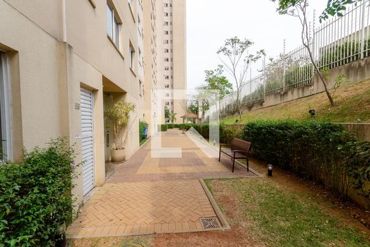 Área comum de apartamento para alugar com 2 quartos, 39m² em Vila Zat, São Paulo
