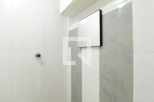 Banheiro de Serviço/Lavabo de apartamento à venda com 2 quartos, 64m² em Jardim das Laranjeiras, São Paulo