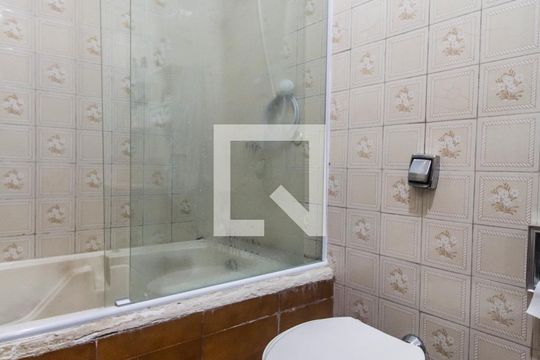 Banheiro da Suíte de casa à venda com 4 quartos, 325m² em Vila São João, Barueri