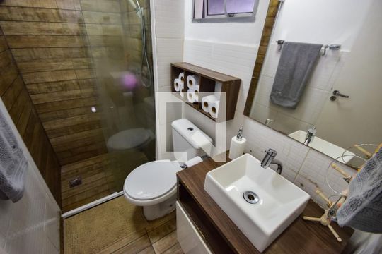 Banheiro  de apartamento à venda com 2 quartos, 54m² em Tomás Coelho, Rio de Janeiro
