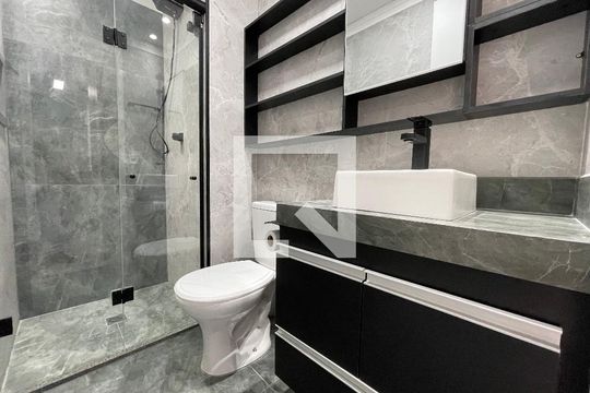 Banheiro Social de apartamento à venda com 2 quartos, 40m² em Vila Sônia, São Paulo