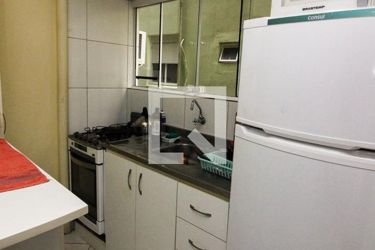 Cozinha de apartamento para alugar com 1 quarto, 40m² em Centro Histórico, Porto Alegre