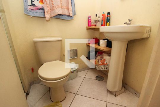 Banheiro de apartamento para alugar com 1 quarto, 40m² em Centro Histórico, Porto Alegre