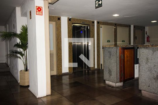 Hall de entrada de apartamento para alugar com 1 quarto, 40m² em Centro Histórico, Porto Alegre