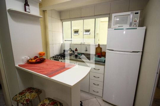 Cozinha de apartamento para alugar com 1 quarto, 40m² em Centro Histórico, Porto Alegre