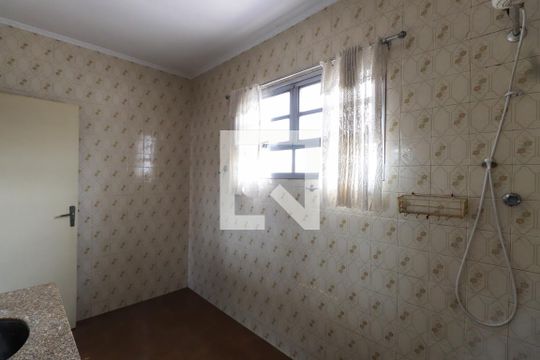 Banheiro de casa à venda com 3 quartos, 133m² em Vila Carrão, São Paulo