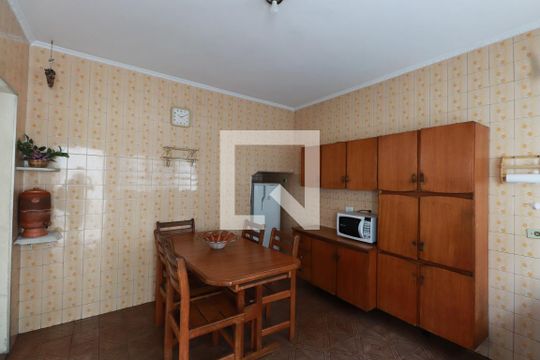Cozinha de casa à venda com 3 quartos, 133m² em Vila Carrão, São Paulo
