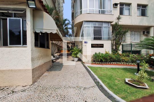 Fachada e portaria de apartamento à venda com 3 quartos, 120m² em Icaraí, Niterói
