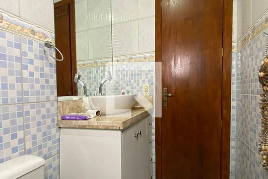 Banheiro de casa para alugar com 2 quartos, 87m² em Feitoria, São Leopoldo