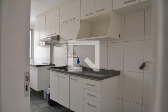 Cozinha de apartamento à venda com 2 quartos, 104m² em Vila Sao Pedro, Santo André