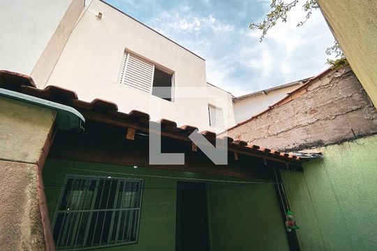 Quintal de casa à venda com 3 quartos, 110m² em Jardim Odete, São Paulo