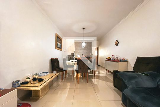 Sala de casa à venda com 3 quartos, 110m² em Jardim Odete, São Paulo