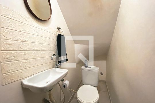 Lavabo de casa à venda com 3 quartos, 110m² em Jardim Odete, São Paulo