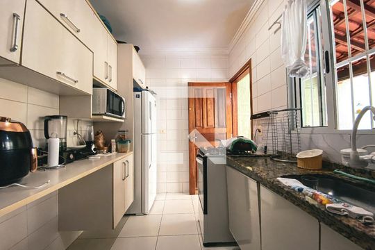 Cozinha de casa à venda com 3 quartos, 110m² em Jardim Odete, São Paulo