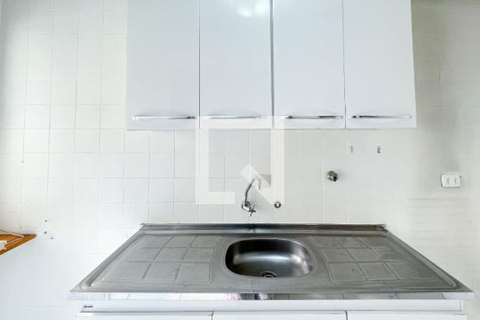 Cozinha de apartamento para alugar com 2 quartos, 60m² em Pinheiros, São Paulo