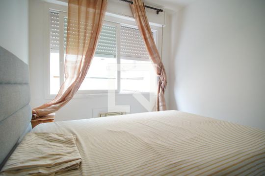 Quarto de apartamento à venda com 1 quarto, 40m² em Petrópolis, Porto Alegre