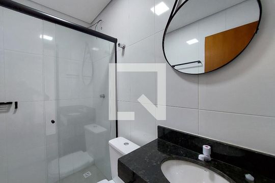 Banheiro de kitnet/studio para alugar com 1 quarto, 30m² em Jardim Consorcio, São Paulo