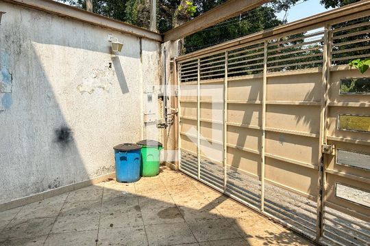 Garagem de casa à venda com 2 quartos, 150m² em Vila Califórnia(zona Sul), São Paulo