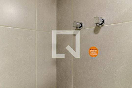 Banheiro de kitnet/studio à venda com 1 quarto, 22m² em Santa Cecília, São Paulo