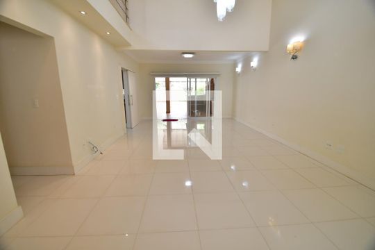 Sala de casa de condomínio à venda com 4 quartos, 253m² em Vila Hollândia, Campinas