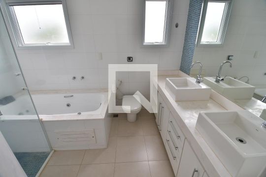 Banheiro 1 de casa de condomínio à venda com 4 quartos, 253m² em Vila Hollândia, Campinas