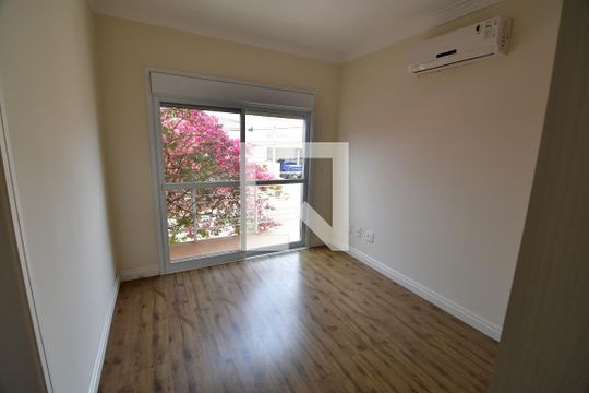 Quarto 1 - Suíte de casa de condomínio à venda com 4 quartos, 253m² em Vila Hollândia, Campinas