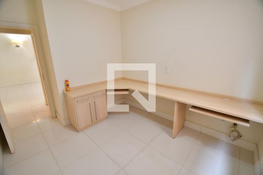 Sala / Escritório de casa de condomínio à venda com 4 quartos, 253m² em Vila Hollândia, Campinas
