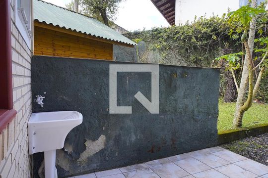 Área de Serviço de casa de condomínio para alugar com 2 quartos, 80m² em Barra da Lagoa, Florianópolis