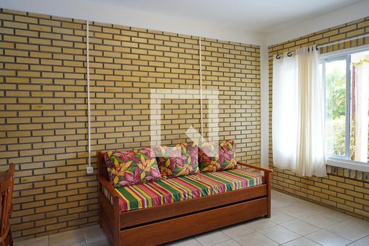 Sala de casa de condomínio para alugar com 2 quartos, 80m² em Barra da Lagoa, Florianópolis