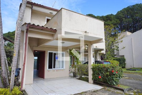 Fachada de casa de condomínio para alugar com 2 quartos, 80m² em Barra da Lagoa, Florianópolis