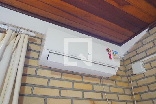 Quarto 1 de casa de condomínio para alugar com 2 quartos, 80m² em Barra da Lagoa, Florianópolis