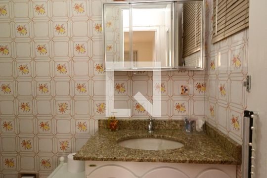 Banheiro de apartamento à venda com 3 quartos, 118m² em Vila São Paulo, São Paulo