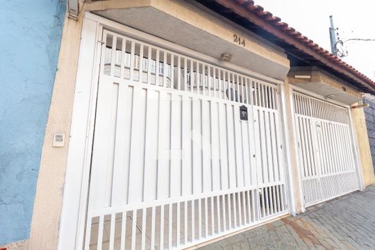 Fachada de casa à venda com 3 quartos, 112m² em Vila Carlos de Campos, São Paulo