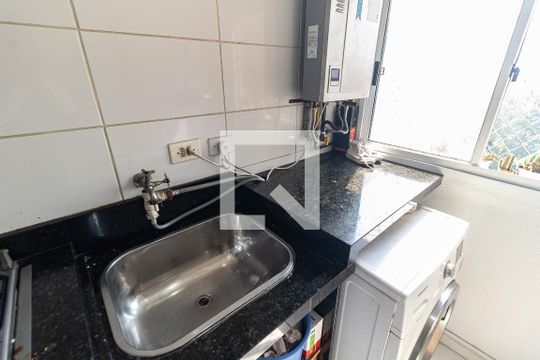Lavanderia de apartamento à venda com 2 quartos, 50m² em Taboão, São Paulo